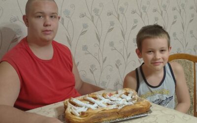 #Пиріг_Незалежності Родина Фатєєва Данила, учня 2-А класу Слов’янського ЗЗСО І-ІІІ ступенів № 1 Слов’янської міської ради Донецької області, долучилася до Всеукраїнської ініціативи до Дня Незалежності – Пиріг Незалежності.