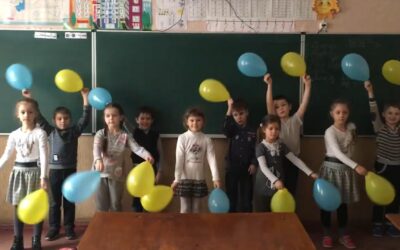 Чи потрібні спогади? Потрібні! Бо вони нагадуюсть про друзів, про щасливі моменти у житті! А ще вони, як батарейка, підзаряджають позитивними емоціями, укріплюють віру в краще! Кліп створено учнями та учителями першої школи у далекому 2016 році! І є дуже актуальним сьогодні!